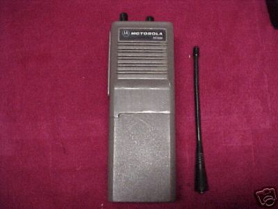 Motorola HT600 uhf 6 ch radio with battery and antenna