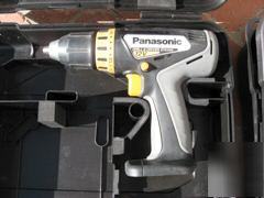 Panasonic impact driver / digital clutch & drill combo