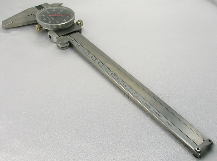 Precision dial calipers with case