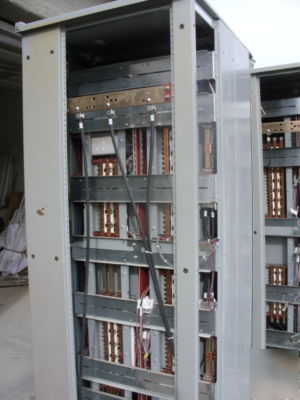 Electric switchgear panel box w 800 amp main loaded