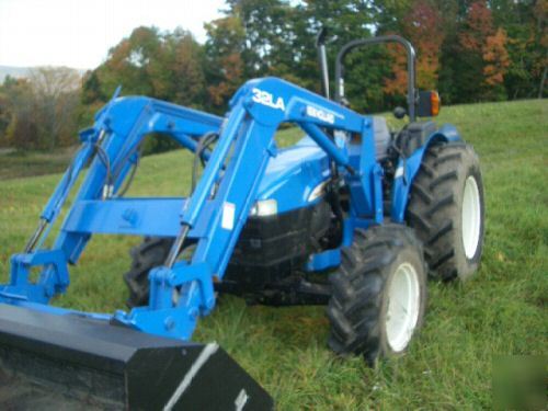 New 04 holland TN65 4WD with loader only 74HRS.