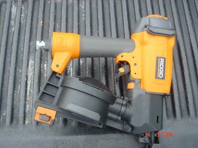 New ridgid R175RNA coil roofing siding fence nailer 