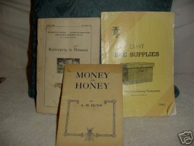 5 vintage 1920-1940's bee keeping booklets catalogs 