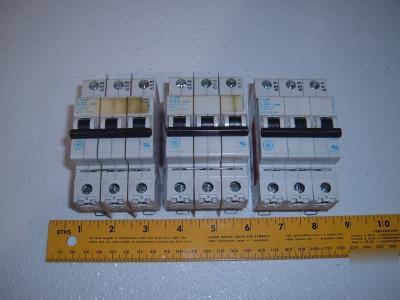 Ge v-line C32 circuit breakers 32 amp lot of three (3) 