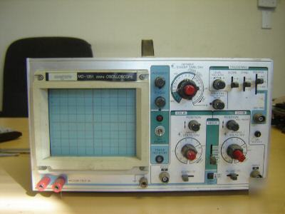 Meguro mo-1251 is a dual trace 20MHZ oscilloscope 