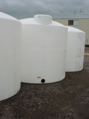 10,000 gallon poly water only storage tank 141X160