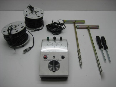 Aemc 3-point analog ground resistance tester 3610 kit