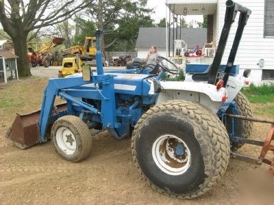 1986 ford 1910 4WD tractor/loader