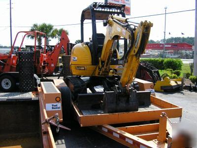 Jcb 8032 mini excavator, 3.2 metric tons, only 777 hour