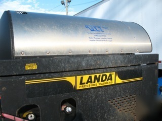 Landa pressure washer w/ 24HP honda & 20FT trailer