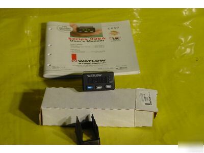 New watlow series 935A in box with user manual