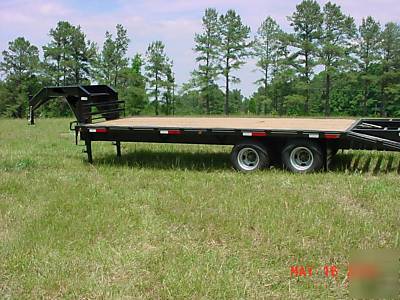 New 2010 30' 10 ton gooseneck deckover trailer