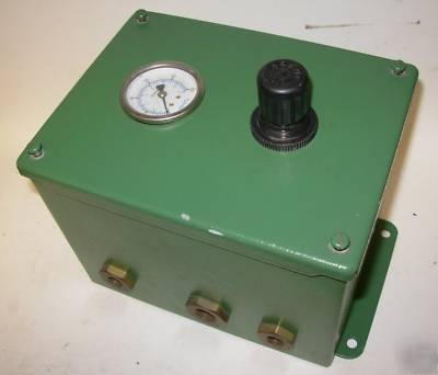 Norgren air pressure regulator w/ enclosure & gauge 