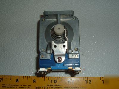 Square d class 9007 time delay switch B02
