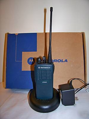 Motorola CT150 uhf 4CH police fire two way radio 2 watt