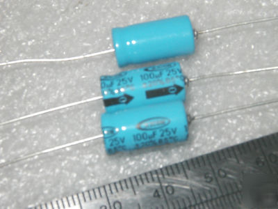 100 uf / 25V aluminum electrolyic capacitors (50 pcs)
