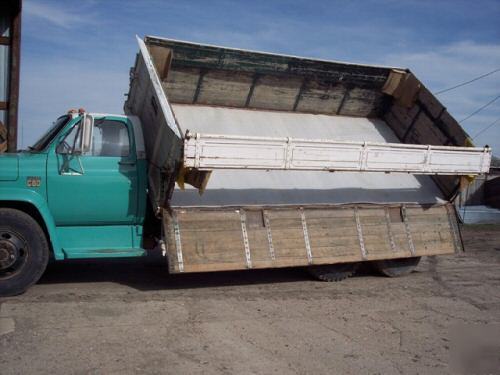 1973 chevy c-60 farm truck with side hoist and lift tag