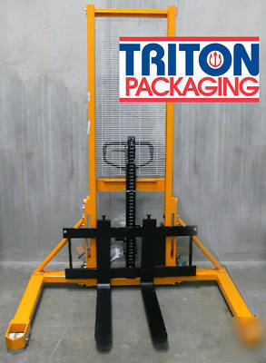 New manual pallet stacker 2200 lbs lift - 