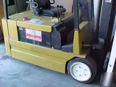 3500 lb,77 x 168 yale electric forklift,s.s.,ps,charger