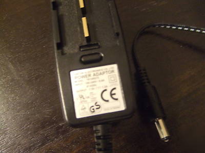 Cincon TR10R075 7.5V poweradaptor 100-240V 0.4A 47-63HZ
