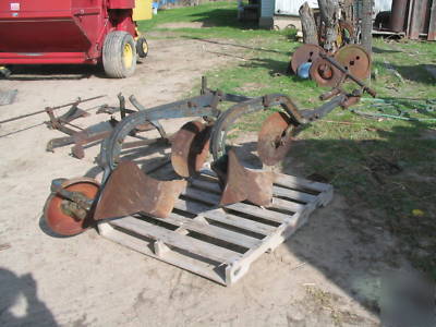 Farmall c C295 mounted plow 2X14 super chief bottoms