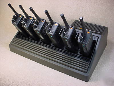 6 motorola HT1000 16 ch 4 w uhf 403-470 handheld radios