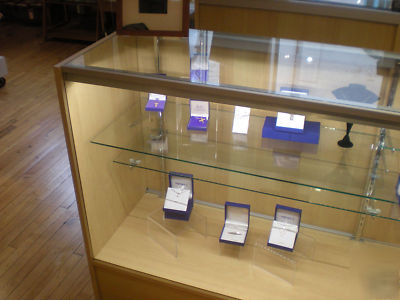 Large glass display case - led lighting 