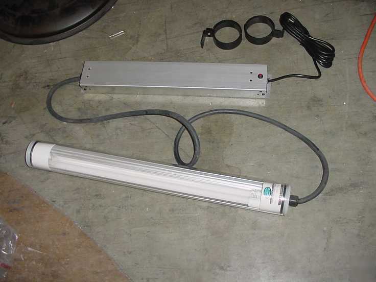 Electrix 7744 machine tool work light fluorescent