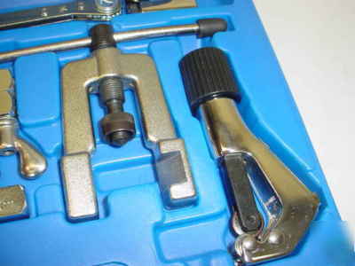 Plumber's tubing and flaring tool kit 