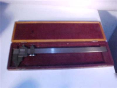 Vintage starrett calipers no. 122 in wood box 