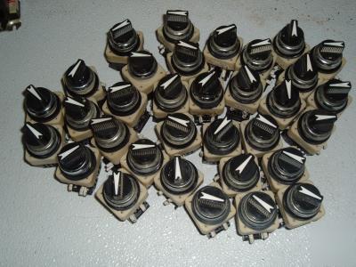 Lot of 33 fuji electric selector switches
