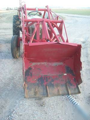 1951 ford 8N tractor w/ loader tach 4 speed