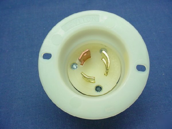 Non-nema locking flanged inlet plug 15A 125V 10A 250V