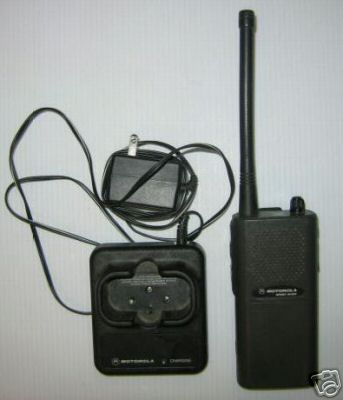 Motorola spirit SV21C radio battery & charger & ac cord