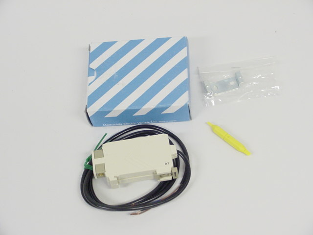 New nais uzf optical fiber photoelectric sensor UZF2101