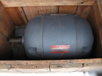 Nos 1952 ge induction electric 7 1/2 hp motor in crate