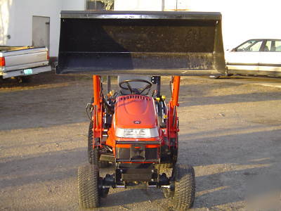 2005 massey ferguson GC2300 diesel 4X4 tractor/loader 