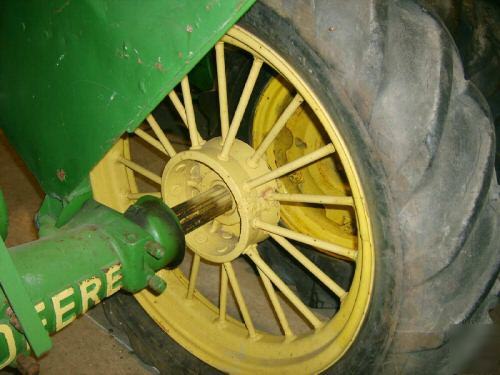 John deere unstyled a 1937 tractor