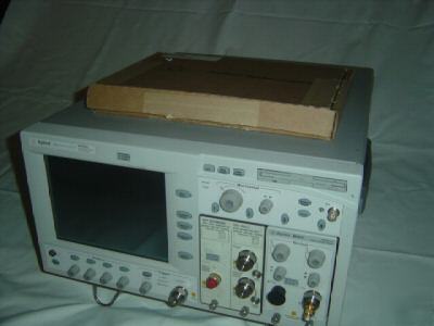 Agilent 86100A oscilloscope mainframe with option 001