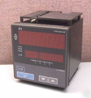 Yokogawa UT550 temperature controller -00 lnc 