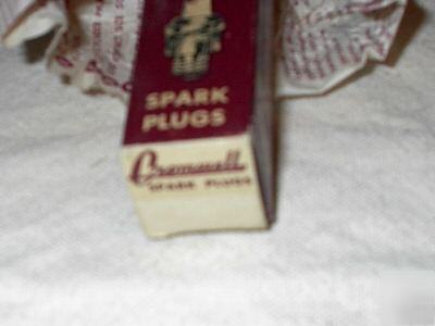 New cromwell spark plug in box maybe 4 antique hit miss