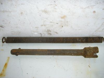 Farmall F12, F14, hand crank extension & spring