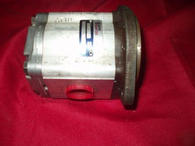 Bobcat hydraulic pump