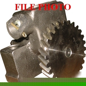Ford 144 152 dexta engine oil pump 957E6600C 