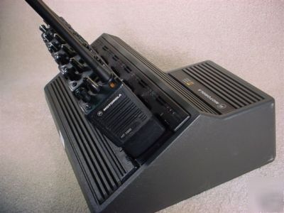 Motorola HT1000 16 ch vhf 136-174 mhz portables