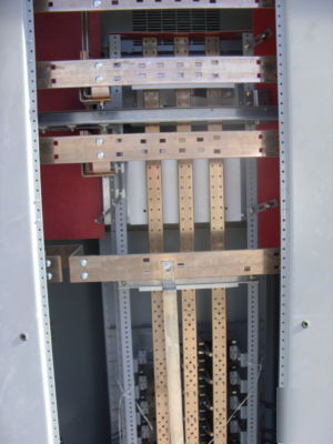 Electric switchgear panel box w 800 amp main loaded