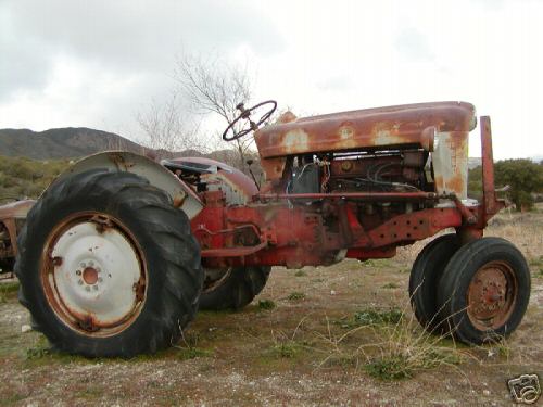 Ford 960 tricycle tractor