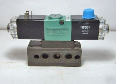 Numatics double solenoid valve 11DSA44AE000061 24 vdc