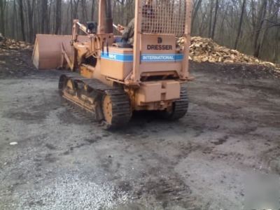 Dresser 100E (international) crawler loader