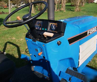 Ford 1720 compact diesel tractor low hours, nice 